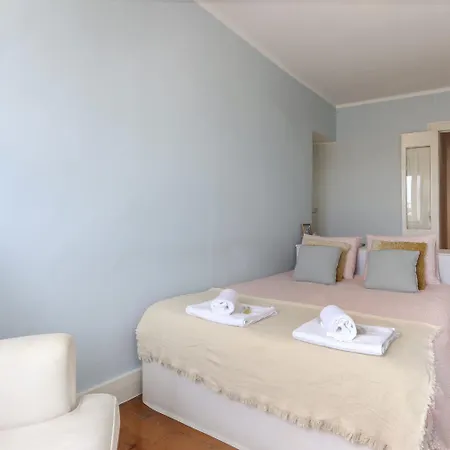 Chiado Views By Homing Апартаменти *